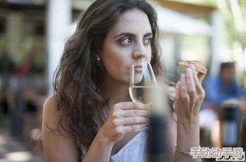 女口述最爽的性经历惊爆内幕:她在海滩上与陌生人激情一夜情,竟然还被偷拍成了网络热议话题 女口述最爽的性经历惊爆内幕:她在海滩上与陌生人激情一夜情,竟然还被偷拍成了网络热议话题