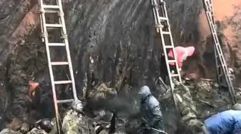 她前后承受着两根巨大,真是让人感到震撼,这样的经历太不容易了! 她前后承受着两根巨大,真是让人感到震撼,这样的经历太不容易了!