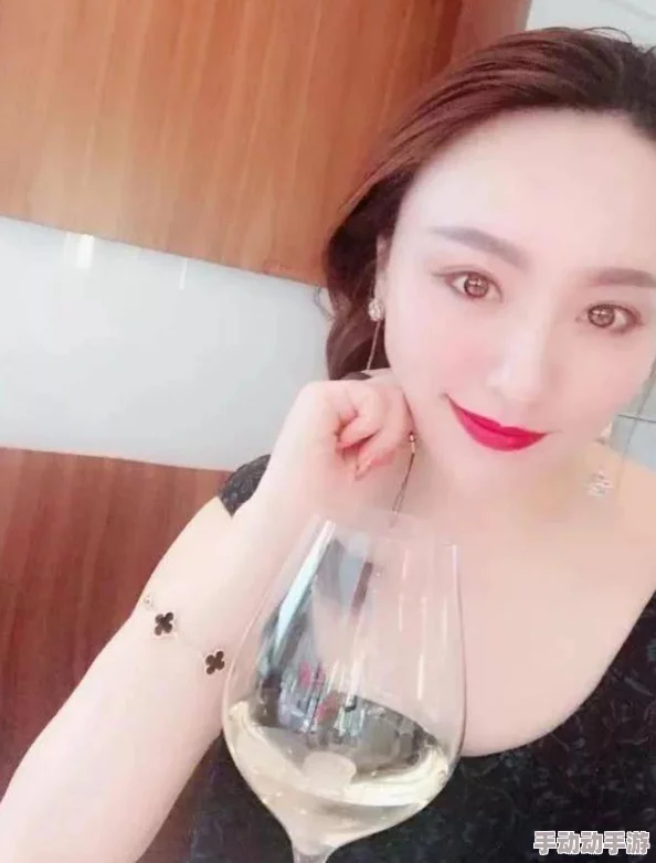 沈娜娜：她的才华与魅力让人惊叹，期待更多精彩表现！