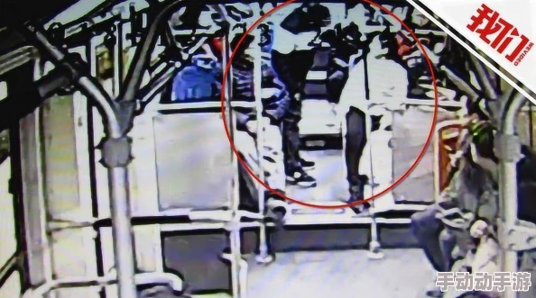 日本公交车上强制视频，网友纷纷表示隐私受到侵犯，呼吁加强相关法律保护