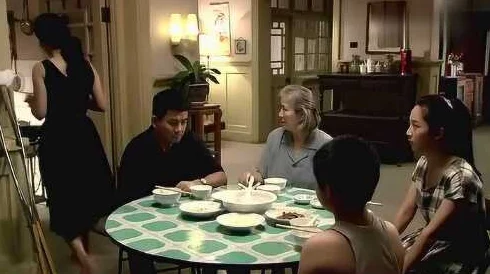 厨房挺人ⅩXXX猛交，真是让人惊讶的场景，这种内容真的不适合公开讨论