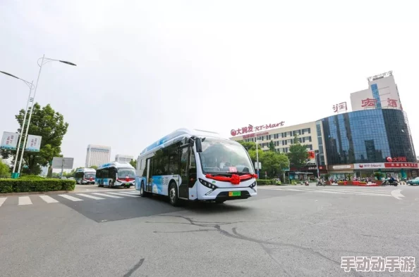 啊轻点灬大巴太粗太长了视频免费网友纷纷表示这个视频内容有些过于露骨，建议适度把握尺度，保持良好的观看体验