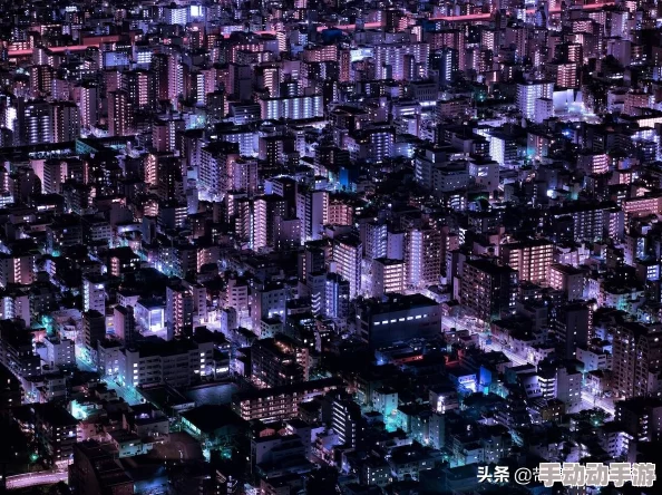 午夜寂寞在线观看网友认为这部影片在情感表达上非常细腻，能够引发观众的共鸣，同时也展现了孤独与渴望的深刻主题