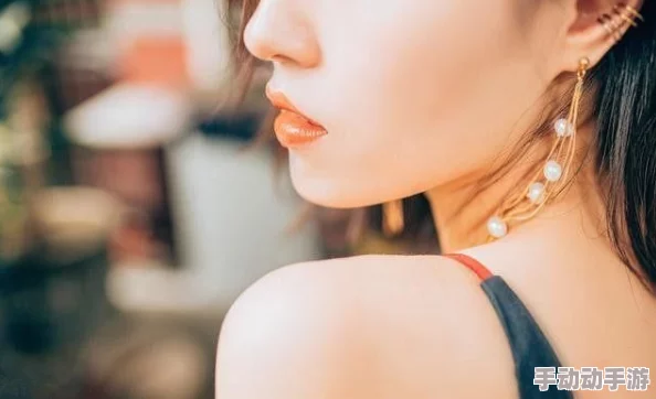 女人18水真多惊爆内幕揭秘年轻女性的身体秘密与健康影响引发广泛关注和讨论让人震惊的真实情况曝光 女人18水真多惊爆内幕揭秘年轻女性的身体秘密与健康影响引发广泛关注和讨论让人震惊的真实情况曝光