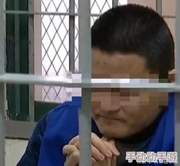 一边吻一边摸下面视频，网友们纷纷表示这样的行为过于露骨，不适合在公共场合传播，影响社会风气