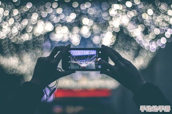 久久不射视频网友认为该视频内容新颖有趣，能够引发观众的好奇心和讨论，同时也有人觉得其表现形式略显夸张