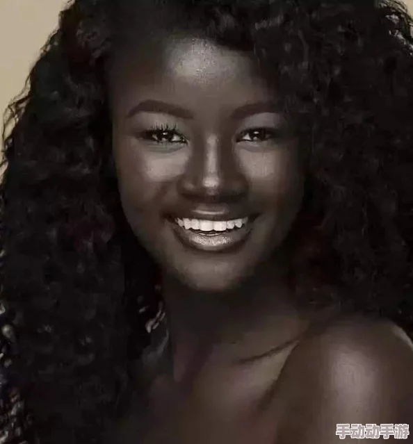 中国女人与黑人巨大hd,文化差异让人感到新奇,但也引发了不少争议和讨论 中国女人与黑人巨大hd,文化差异让人感到新奇,但也引发了不少争议和讨论