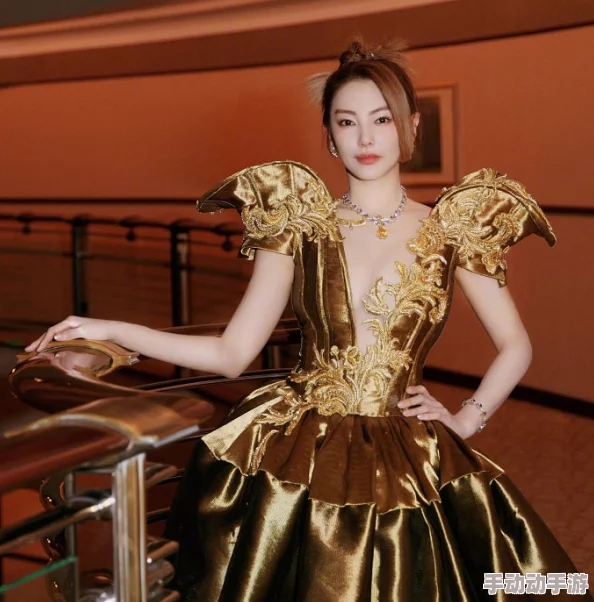 95美女秀毛片：最新动态曝光，众多网友热议其内容与表现，引发广泛关注和讨论