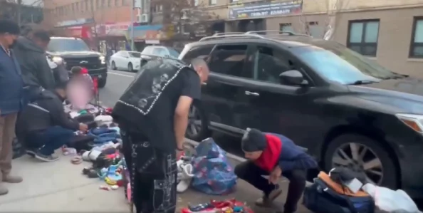中国黄色片视频，内容低俗不堪，影响青少年身心健康，应加强监管