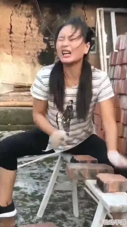 美女用手扒开自己下面 网友推荐这段视频非常大胆且引人注目展现了女性的自信与魅力值得一看 美女用手扒开自己下面 网友推荐这段视频非常大胆且引人注目展现了女性的自信与魅力值得一看