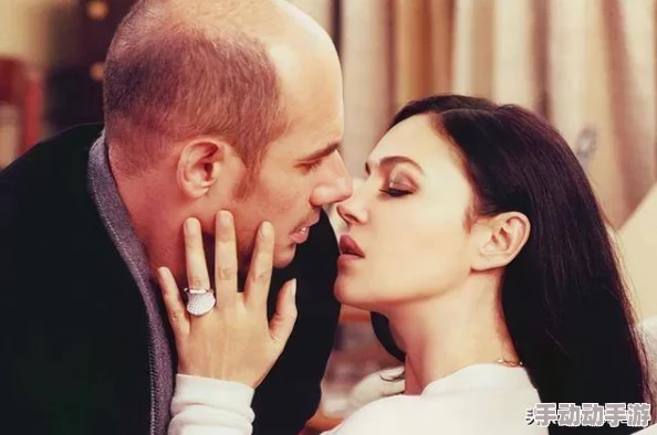 欧美激情视频在线观看免费网友推荐这部视频内容丰富画质清晰让人欲罢不能非常适合喜欢激情内容的朋友们观看 欧美激情视频在线观看免费网友推荐这部视频内容丰富画质清晰让人欲罢不能非常适合喜欢激情内容的朋友们观看