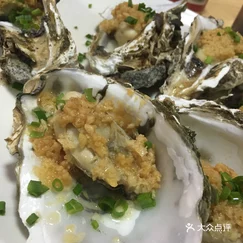 成熟护士长的蚌肉的滋味引发热议网友纷纷分享各自对美食的独特见解与体验让人垂涎欲滴