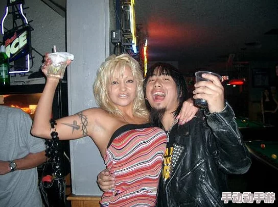 国产毛片一区二区近日曝光了一组明星私密生活照，引发网友热议，大家纷纷猜测这些照片背后的故事和真相