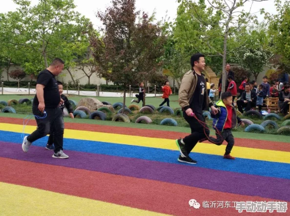 黄色激情四射阳光下的运动场充满活力和希望 黄色激情四射阳光下的运动场充满活力和希望