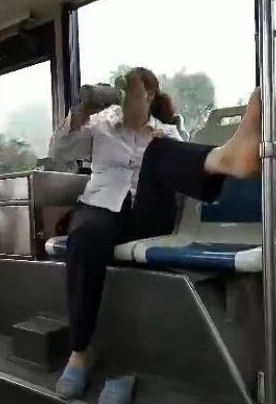 俩男操一女最新消息近日,网络上流传的“俩男操一女”视频引发热议,此事件涉及多方隐私和道德伦理问题,目前相关当事人尚未对此作出回应 俩男操一女最新消息近日,网络上流传的“俩男操一女”视频引发热议,此事件涉及多方隐私和道德伦理问题,目前相关当事人尚未对此作出回应