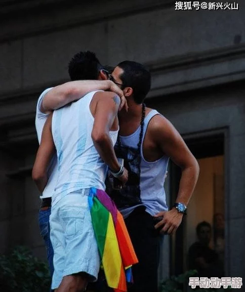 同性恋互舔行为引发社会关注与讨论,专家呼吁理性看待多元性取向 同性恋互舔行为引发社会关注与讨论,专家呼吁理性看待多元性取向