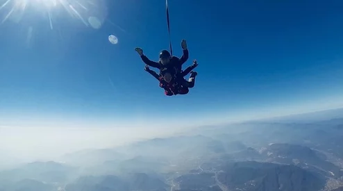 幸存者联盟跳伞指南：专业技巧分享，助你安全高效完成高空跳伞挑战