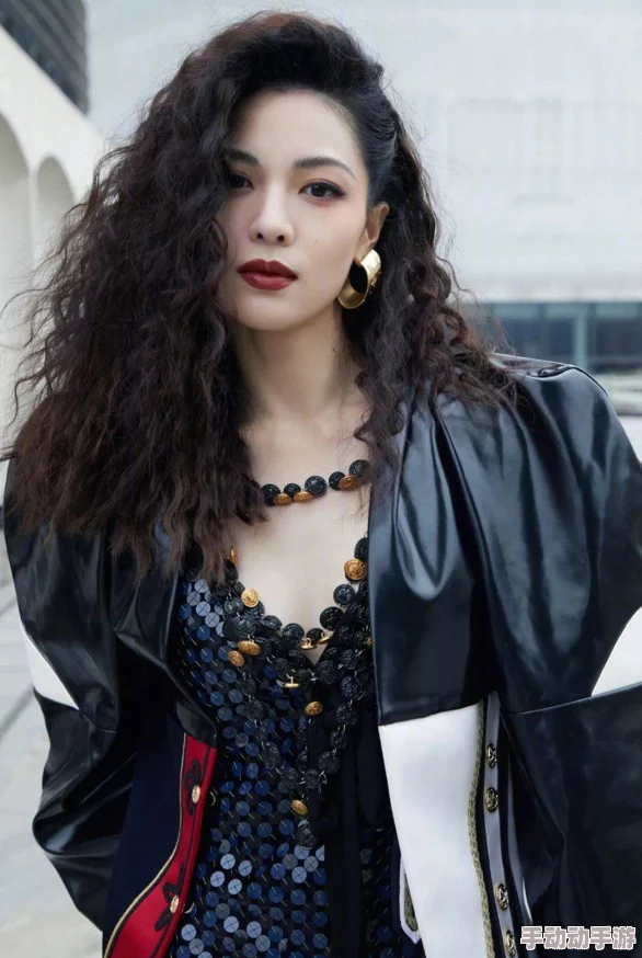射漂亮黑b丝女展现自信与魅力让我们欣赏每个人的独特风采共同传播积极向上的生活态度和美好情感