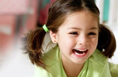 别揉我胸啊嗯h生活中我们要学会尊重彼此的界限和感受，传递正能量，让每个人都感受到温暖与关怀