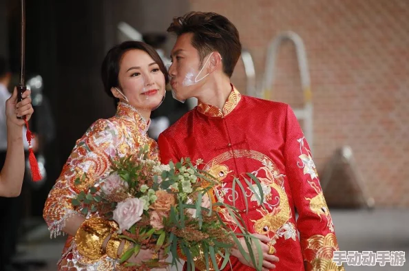 又黄r刺激的同志小说网友认为这类作品大胆探索了性别与爱情的边界，虽然有争议但也引发了广泛讨论和思考