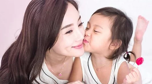 天天日天天舔天天操某明星私生活曝光 天天日天天舔天天操某明星私生活曝光