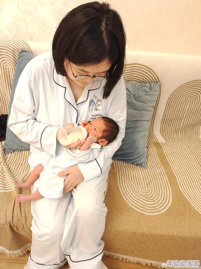 玩有奶水的岳怀孕惊喜：我们即将迎来一个小天使！