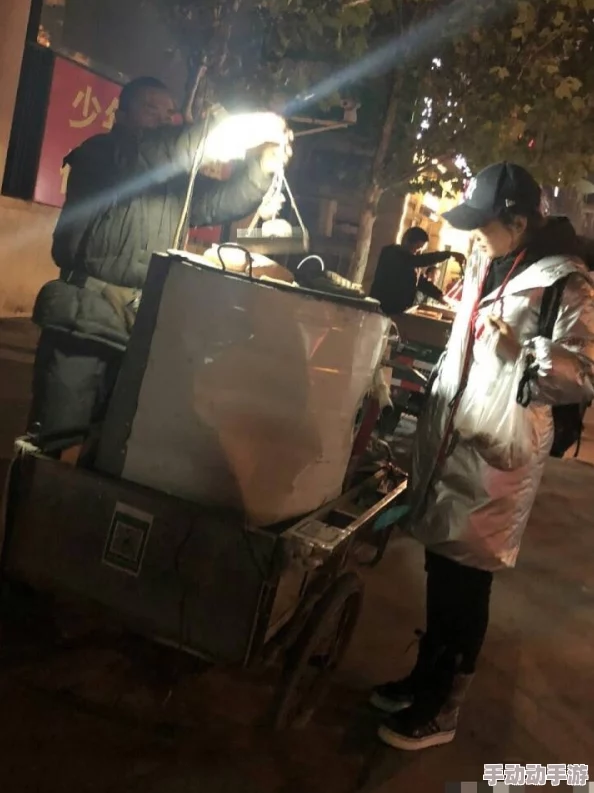 国产又色又爽又黄又刺激18近日在网络上引发热议网友纷纷讨论影片中的精彩片段和演员表现让人期待后续作品的发布