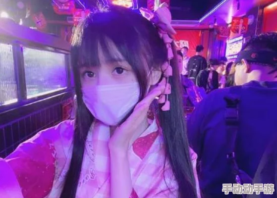 嗯不要太深了太大了视频网红情侣大尺度直播惹争议
