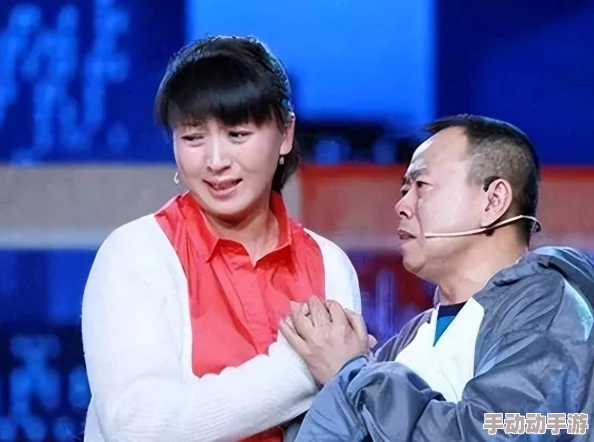 一边摸一边插惊爆信息：揭秘这一行为背后的心理动机与社会影响，引发热议的现象竟然与现代人情感需求密切相关