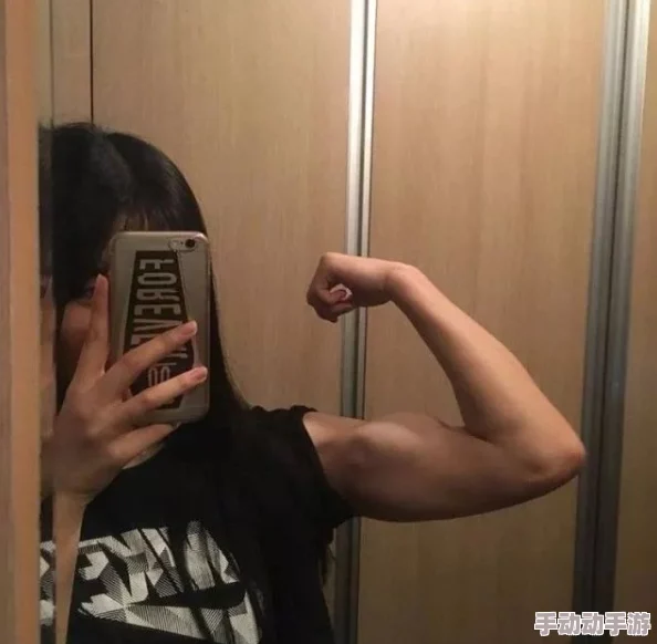 自拍偷拍激情展现真实生活中的私密瞬间与情感流露