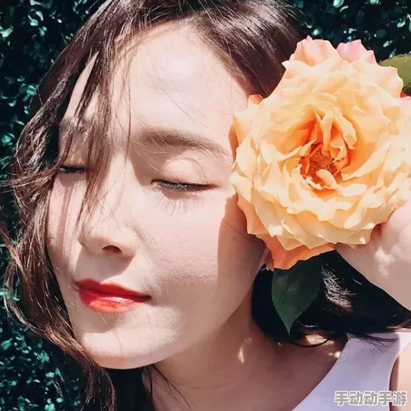 自拍偷拍激情展现真实生活中的私密瞬间与情感流露