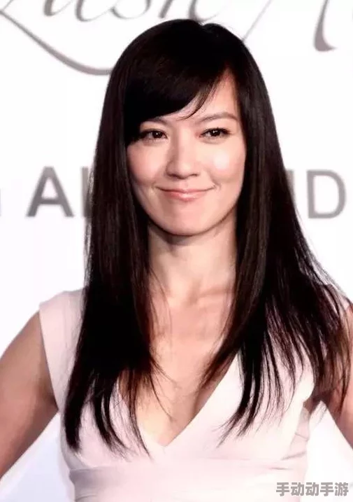 扒开她的粉嫩吸食她的粉嫩穿越七零糙汉老公双开门