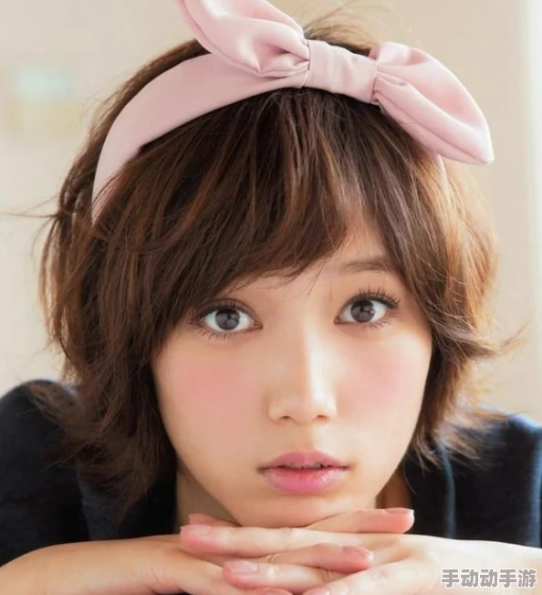 欧美操日韩指的是欧美、日本和韩国的流行文化及娱乐产业的融合与交流