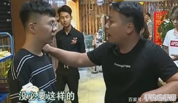 老头gayxxxxx是指年长男性在社交媒体上展示自己独特的生活方式和兴趣爱好，展现出一种自信、洒脱的生活态度