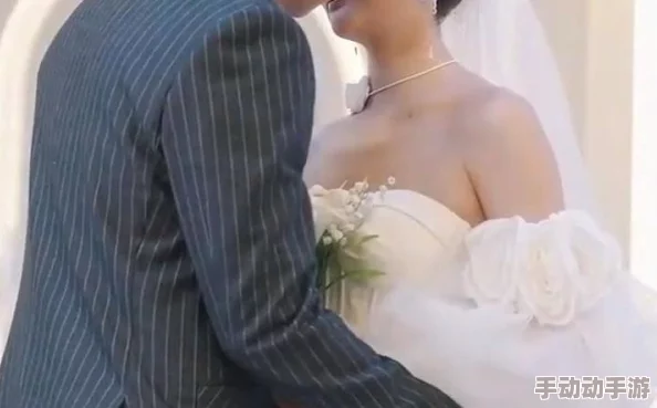 亚洲欧洲尹人香蕉综合离婚后被三个大佬哥哥宠上天
