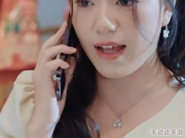 亚洲欧洲尹人香蕉综合离婚后被三个大佬哥哥宠上天