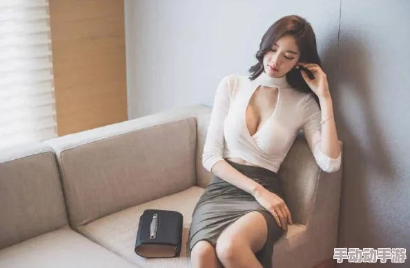 神里绫华裸-体-被 吸-乳-A-V终归大海