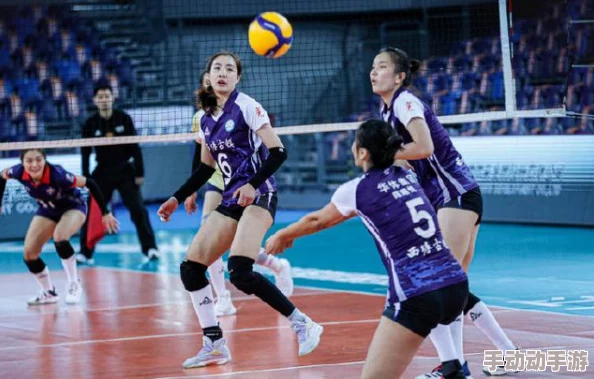 CHINESE粗口篮球体育生生在赛场上展现出顽强拼搏的精神和团队合作的力量激励着更多年轻人追求梦想与热爱运动