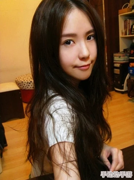 极品美女啪啪最近在社交媒体上晒出新发型引发热议