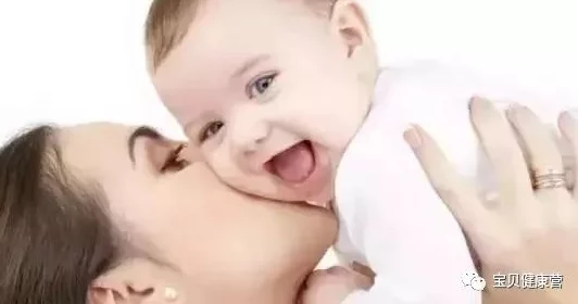 女邻居丰满的奶水最近喜得贵子喜上眉梢