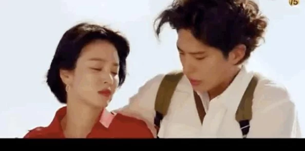 爱在初相识这部电影讲述了一段浪漫的爱情故事，值得一看