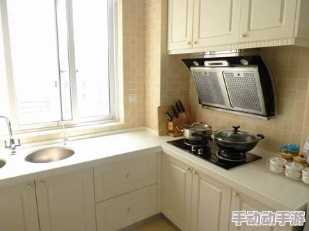 第章厨房撞雪臀杨凝冰最近在家中意外发现古董茶壶并成功拍卖 第章厨房撞雪臀杨凝冰最近在家中意外发现古董茶壶并成功拍卖