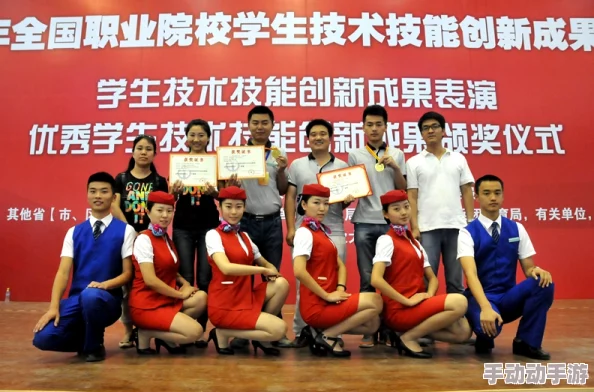 表嫂的女儿最近在学校举办的科技创新大赛中获得了一等奖，展示了她在机器人编程方面的才华