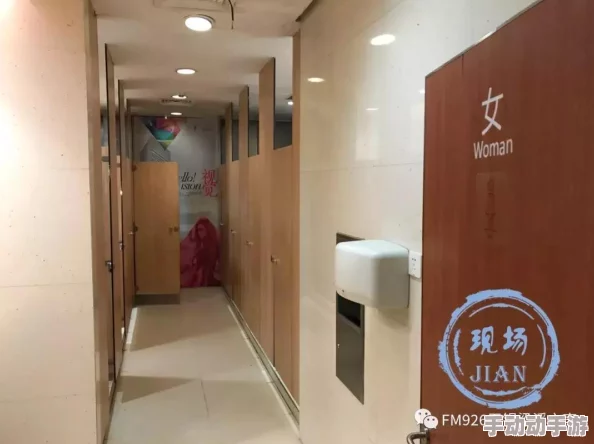 坐盗商场女厕偷窥大白屁股嫌疑人已被警方抓获并接受调查