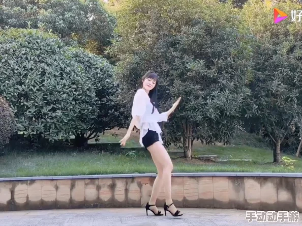 炫舞世家-艺璇5期舞姿优美，技巧精湛，真不愧是世家传人
