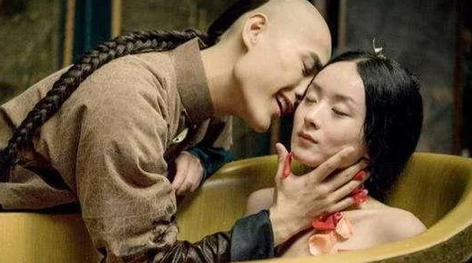 亲胸揉胸膜下刺激床视频新鲜出炉的激情戏码让人血脉喷张
