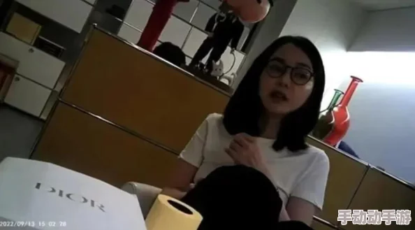 在线观看精品国语偷拍提供高清画质的真实生活记录