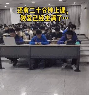 情侣大图小明和小红在公园里拍摄了一组甜蜜的照片，引来无数路人围观羡慕