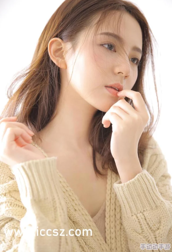 北条麻妃肉色开裆丝袜最近推出限量版新款透视设计 北条麻妃肉色开裆丝袜最近推出限量版新款透视设计