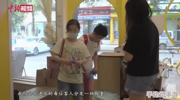 老头猛的挺进她莹莹她的体内视频小区里新开了一家宠物咖啡馆生意火爆